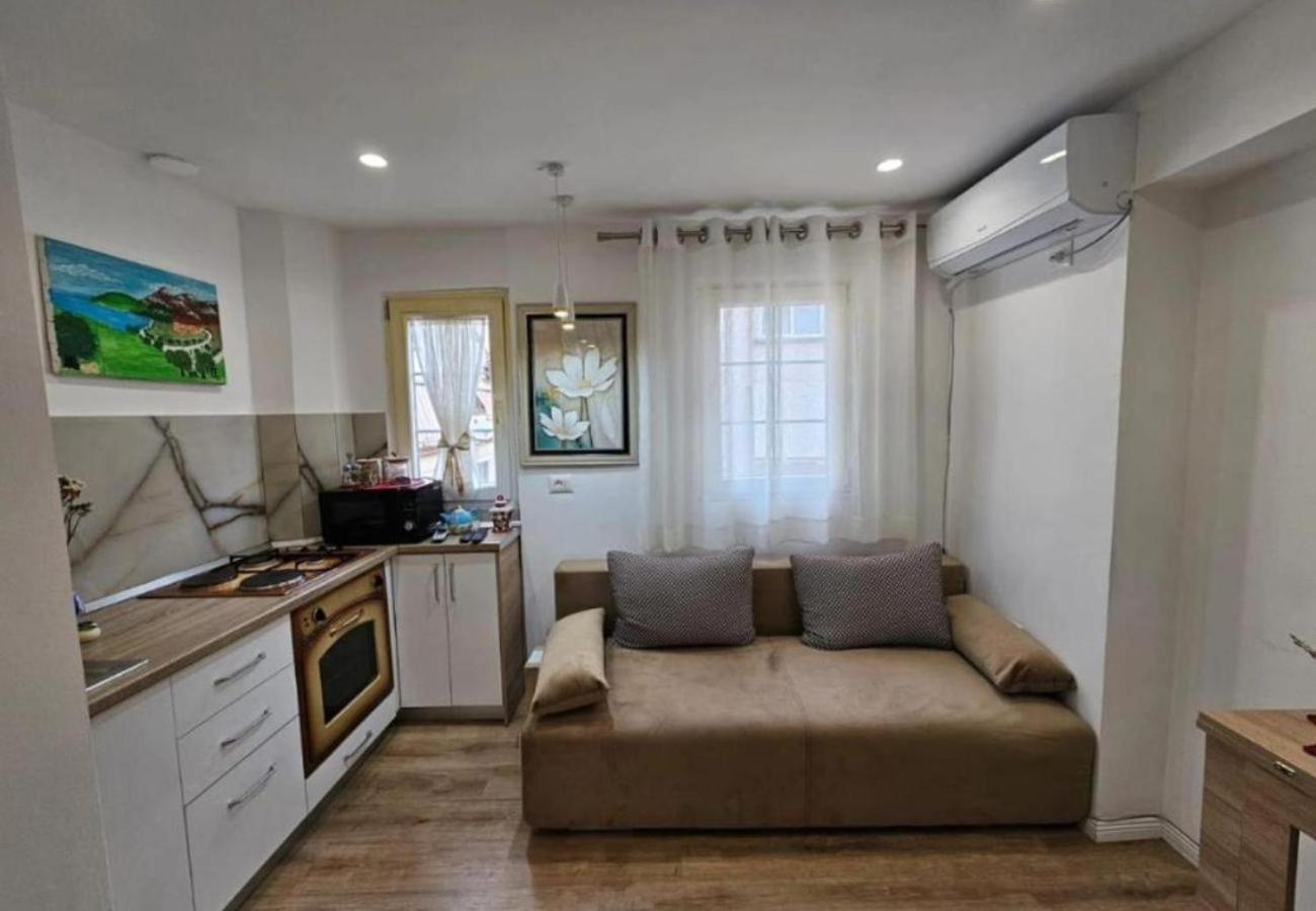 Kalpazo Myslym Shyri Tirana Exterior foto