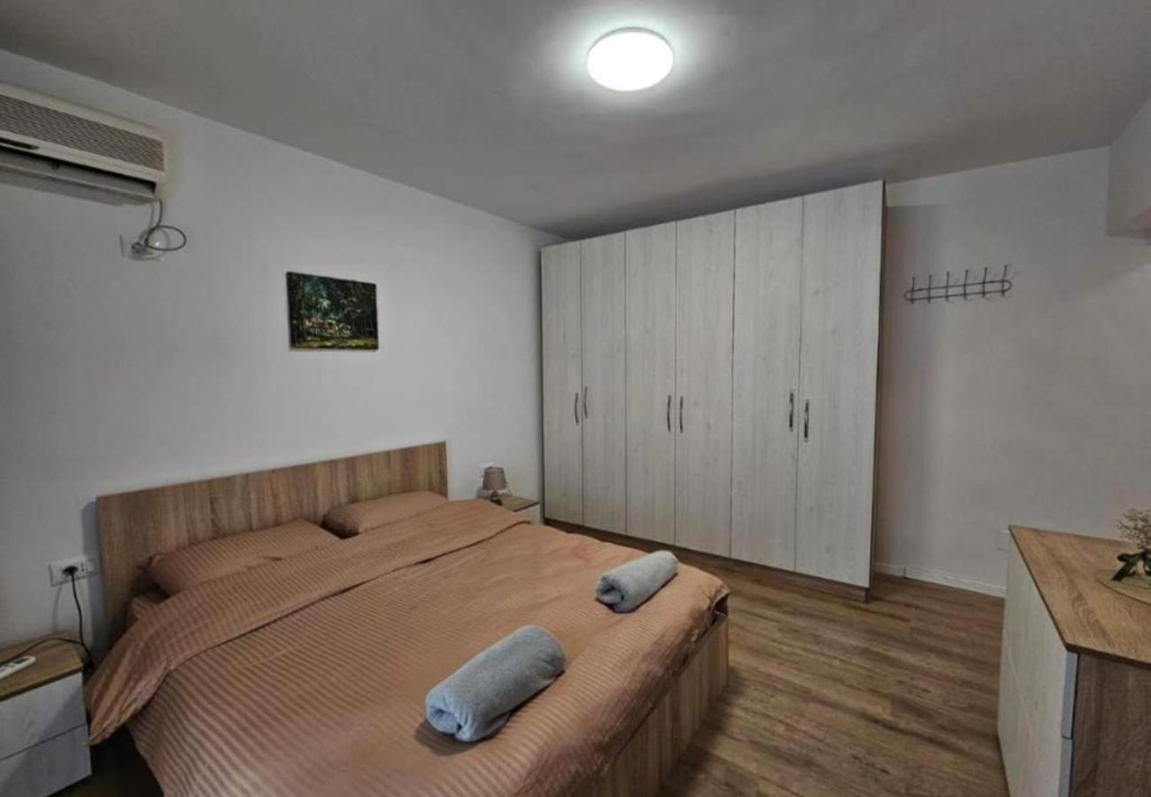 Kalpazo Myslym Shyri Tirana Exterior foto